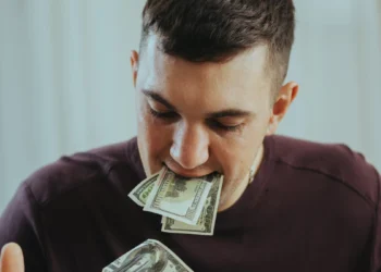 This AI Running a blog Machine Makes $28,000/Month (Totally Automatic)